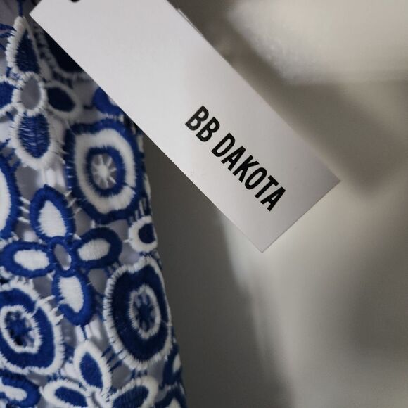 BB Dakota Women's Charise Blues Embroidered Lace Overlay Dress Size 2 - Picture 6 of 10